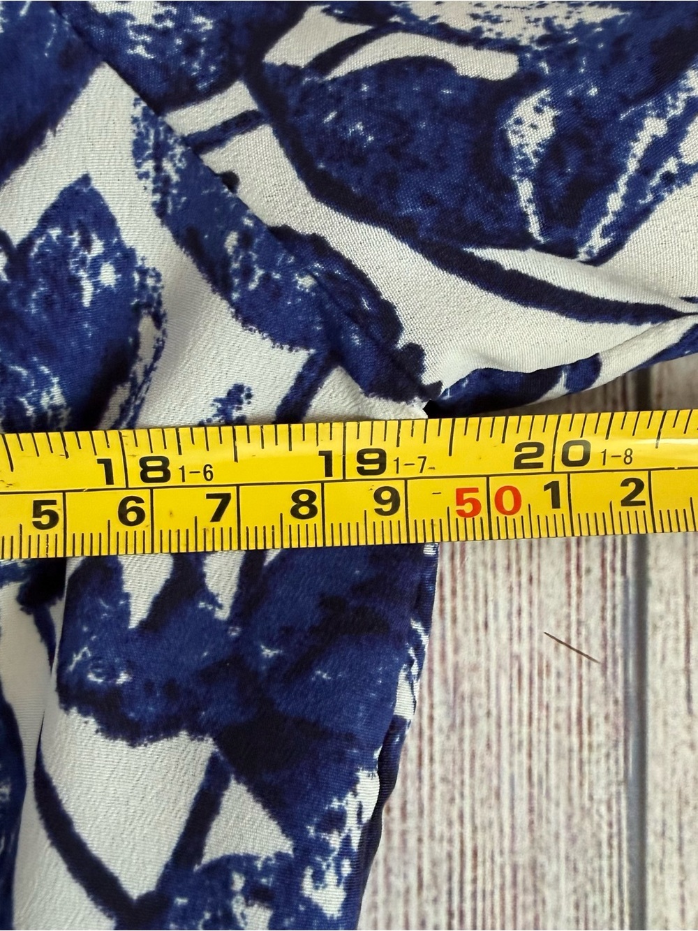 ANN TAYLOR Blue and White Floral Blouse Top Medium - Picture 5 of 7